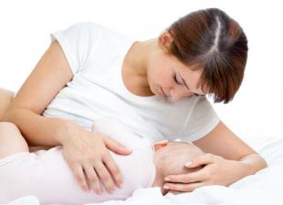 Miks pöörab vastsündinud laps enne toitmist pead?