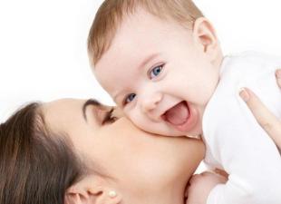 متى يكون من الأفضل التوقف عن الرضاعة الطبيعية - التوقيت الأمثل والتوصيات