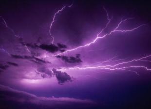 ألغاز العاصفة الرعدية: الرعد والبرق