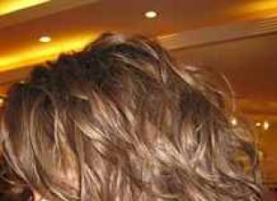 موجي الشعر - تجعيد الشعر الجميل لفترة طويلة